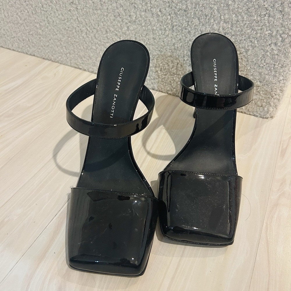 Giuseppe Zanotti Glossy Black Heels
